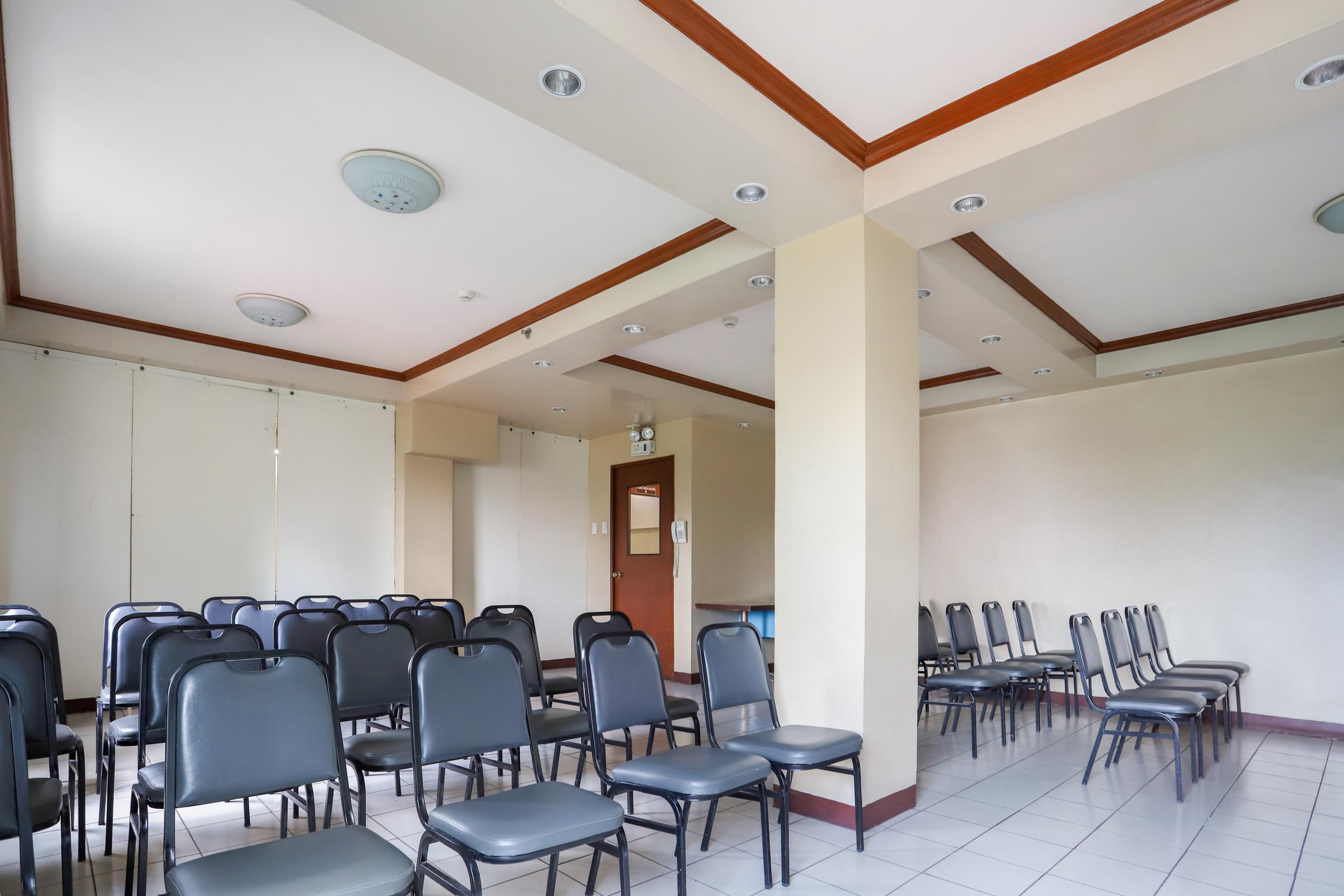 Oyo 210 Apple Tree Suites Cebu Stadt Exterior foto