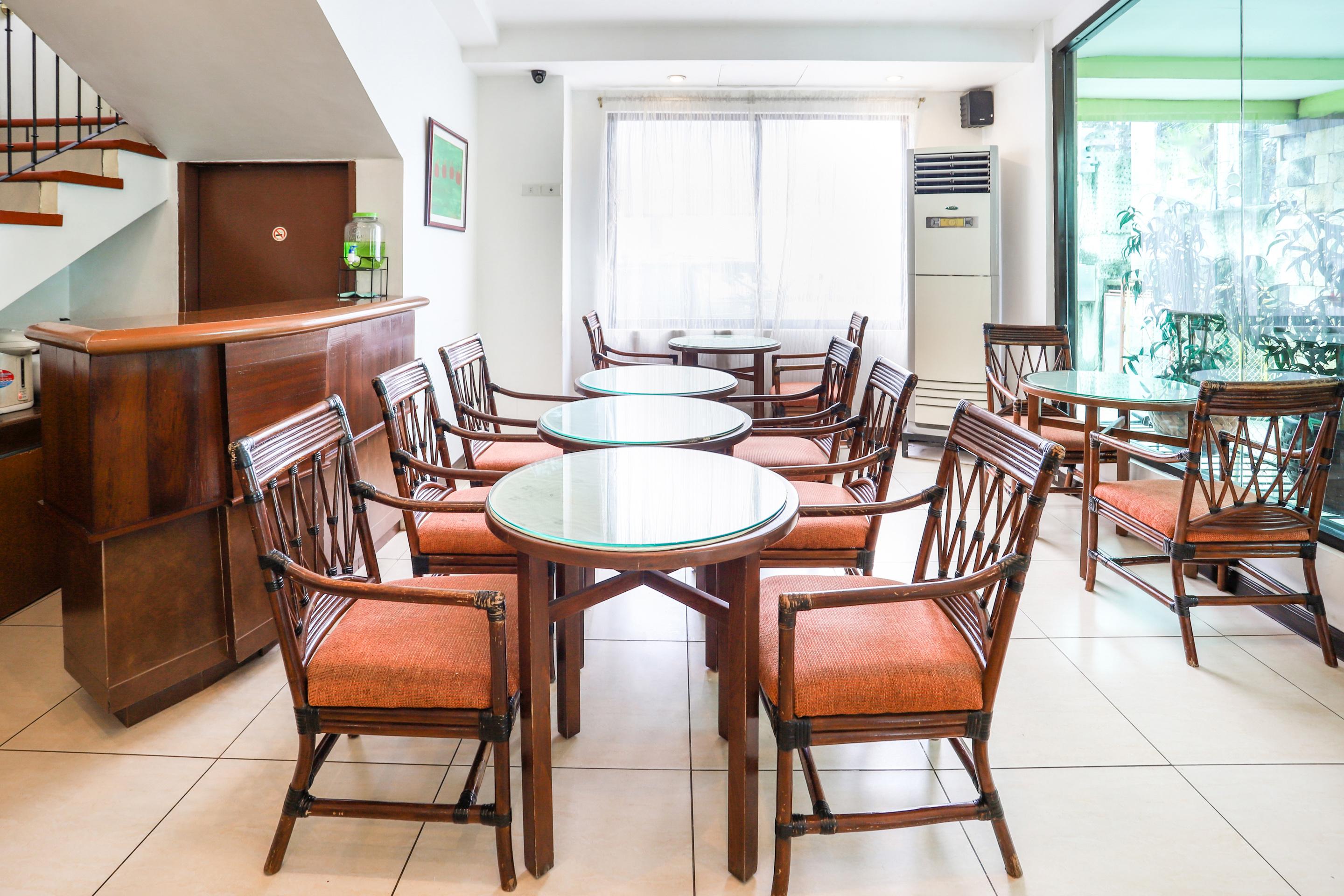 Oyo 210 Apple Tree Suites Cebu Stadt Exterior foto