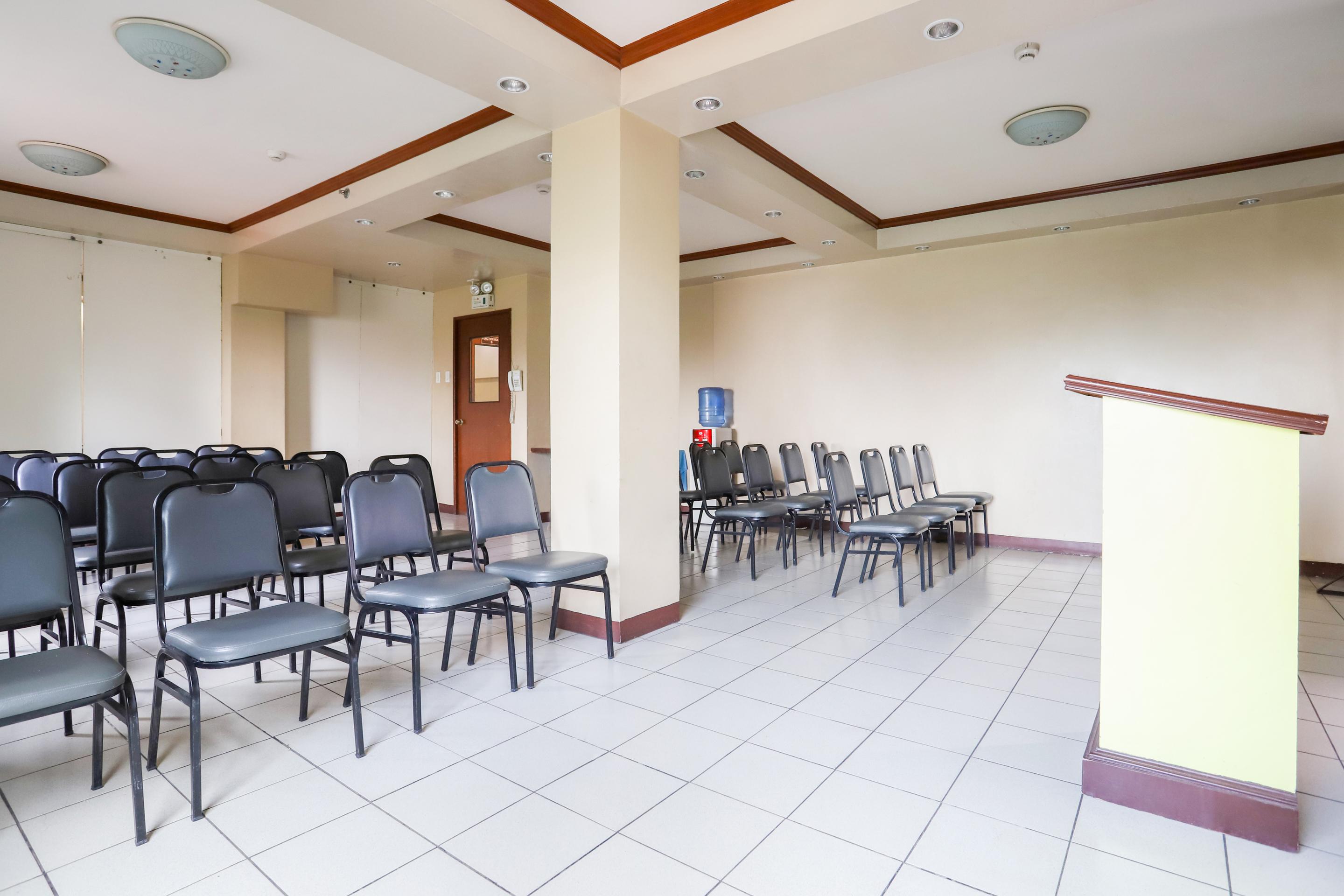Oyo 210 Apple Tree Suites Cebu Stadt Exterior foto