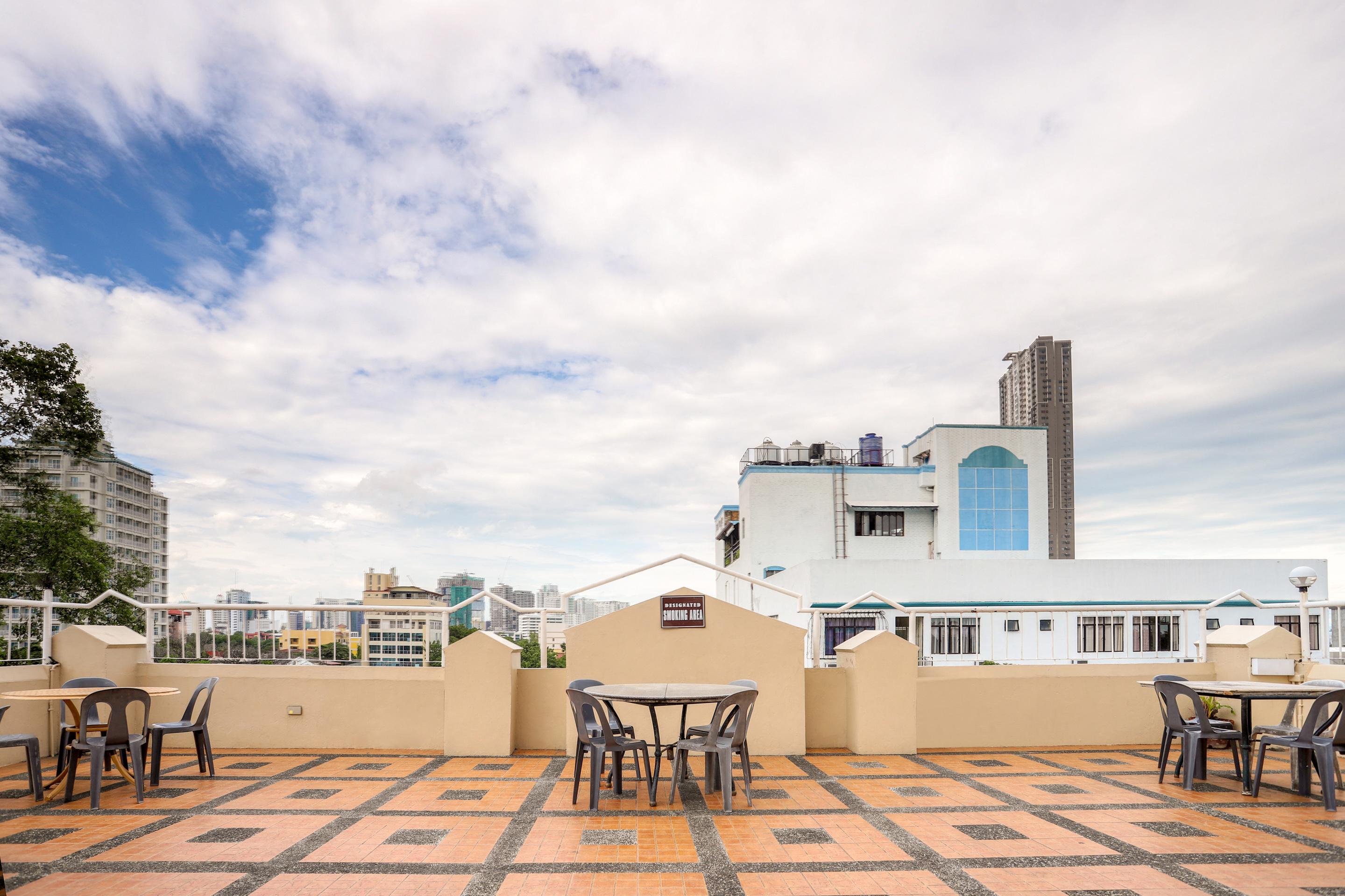 Oyo 210 Apple Tree Suites Cebu Stadt Exterior foto