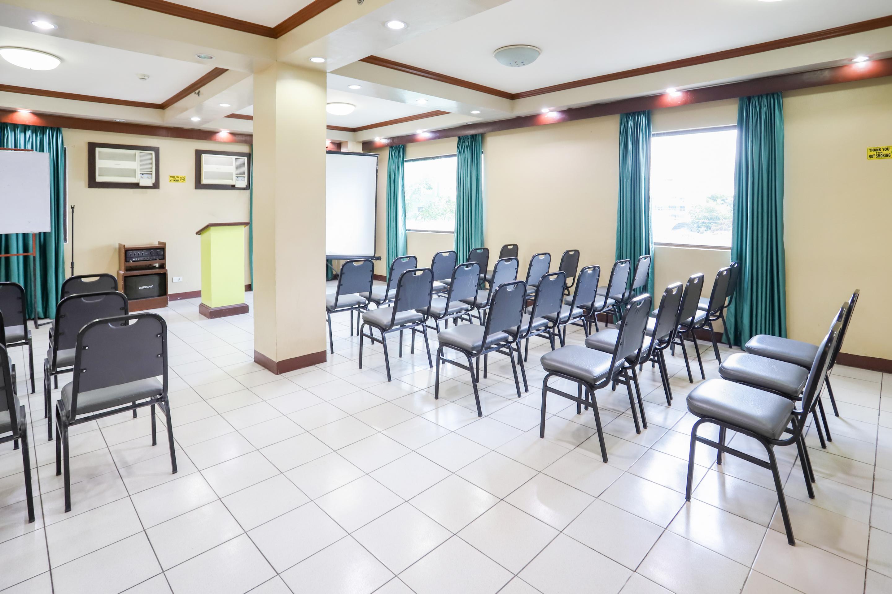 Oyo 210 Apple Tree Suites Cebu Stadt Exterior foto