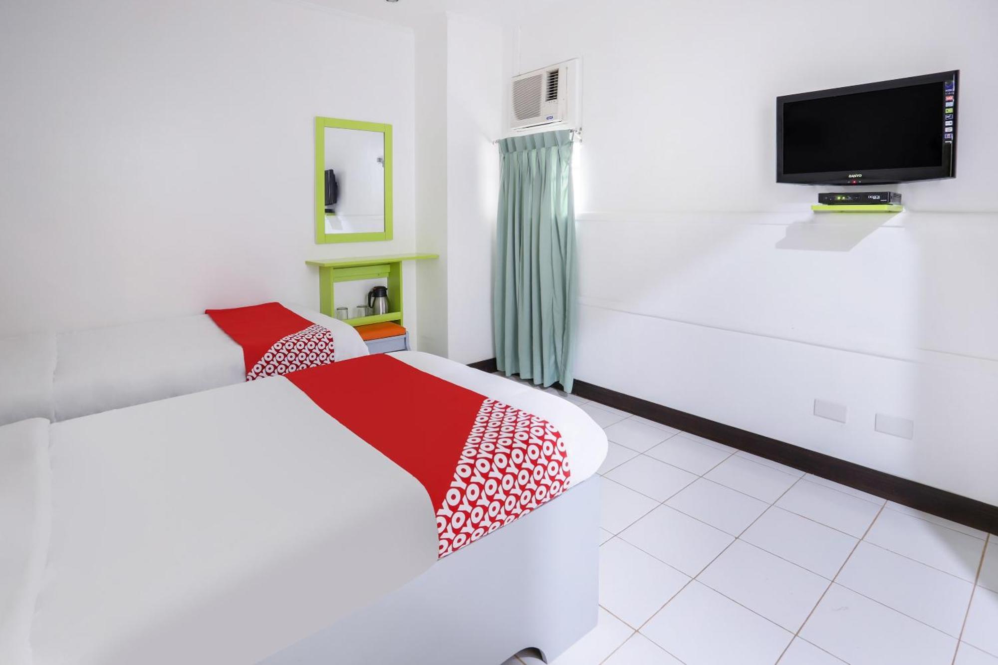 Oyo 210 Apple Tree Suites Cebu Stadt Exterior foto