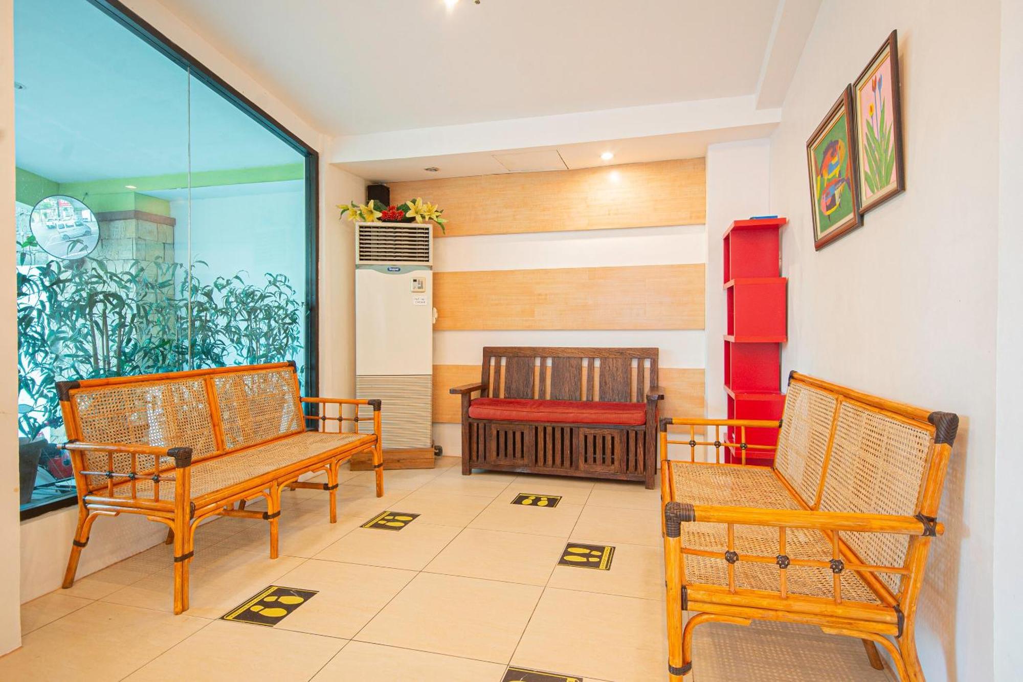 Oyo 210 Apple Tree Suites Cebu Stadt Exterior foto